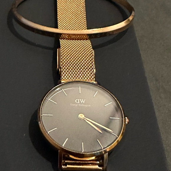 🕒Daniel🕝  Wellington Watch and Cuff - Picture 8 of 12